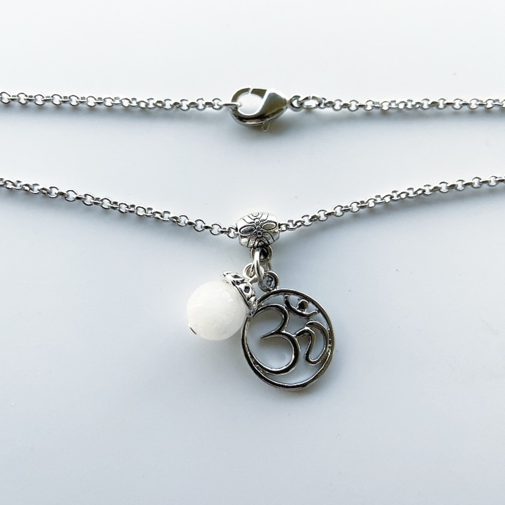 🔴SALE om sign & white agate gems steel necklace - Picture 5 of 9